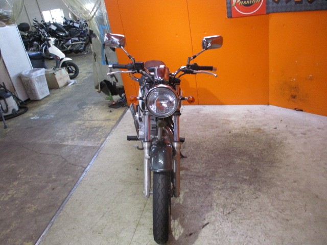 フロントから見てもこの通り状態グッド！！購入時はＬＥＤ取付工賃無料ですので是非ともこの機会に！！